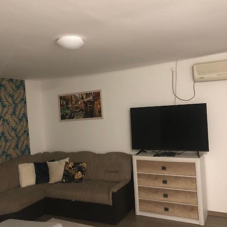 Appartement Agi Fogado à Kisujszallas Extérieur photo